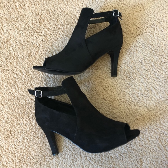 sexy wide width heels